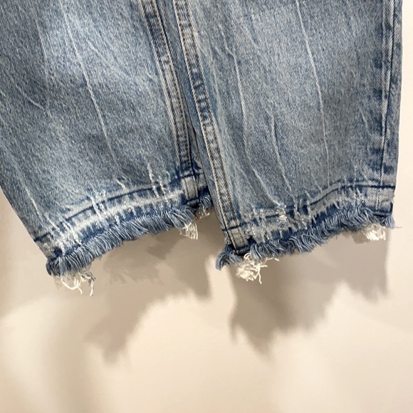 Abercrombie & Fitch High Rise Mom Jean - Picture 3 of 3